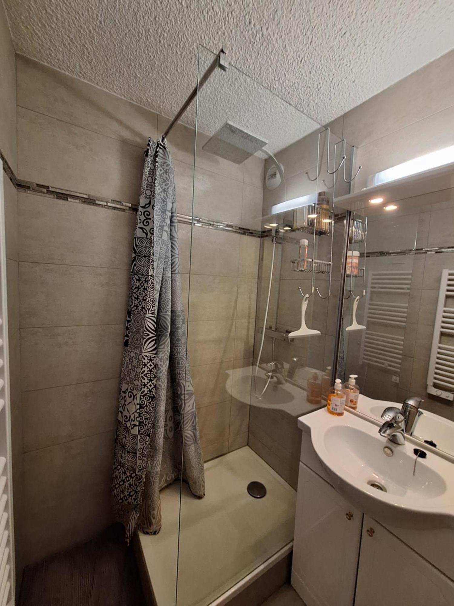 Studio Renove Confort Meuble 3 Etoiles - Les Cretets เลรูส ภายนอก รูปภาพ